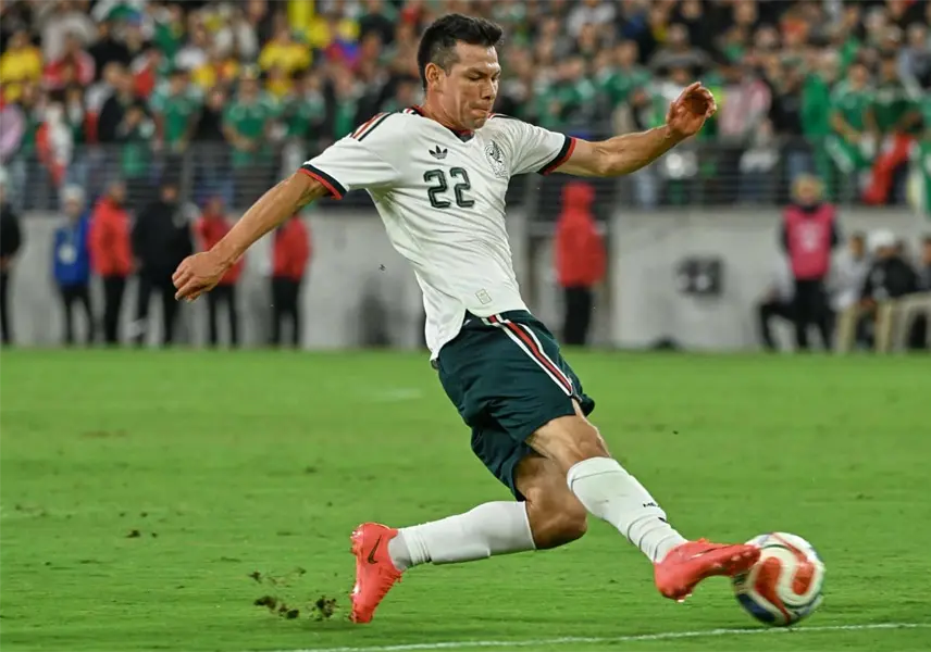 Hirving Lozano y Mateo Chávez abandonan concentración de la Selección Hirving Lozano y Mateo Chávez abandonan concentración de la Selección