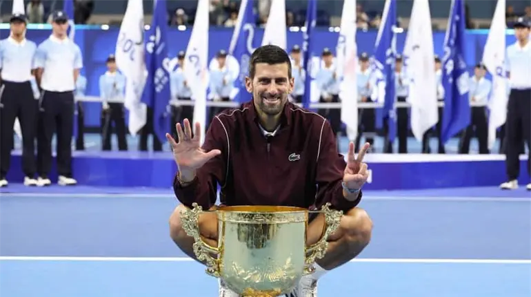 Novak Djokovic gana el Abierto de China, su t&iacute;tulo 102 en su carrera y va por las 103 de Roger Federer