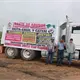 Volqueteros bloquean Estaci&oacute;n Chontalpa-Dos Bocas para exigir pagos justos por el acarreo de material a Mota-Engil y la Catem