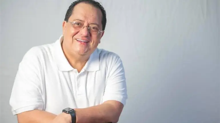 Reflexiona Manuel Andrade sobre sus 61 a&ntilde;os de vida; agradece muestras de aprecio en su cumplea&ntilde;os