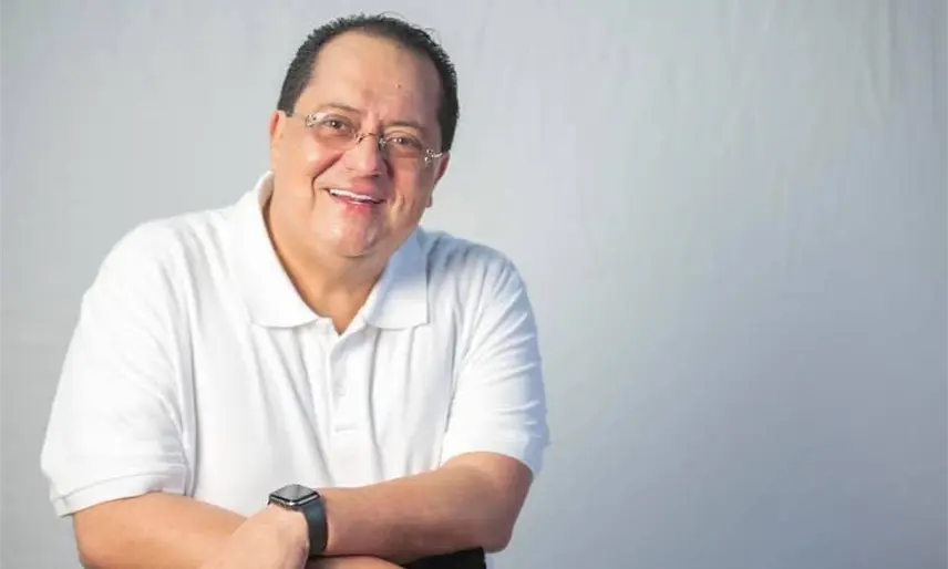 Reflexiona Manuel Andrade sobre sus 61 años de vida; agradece muestras de aprecio en su cumpleaños