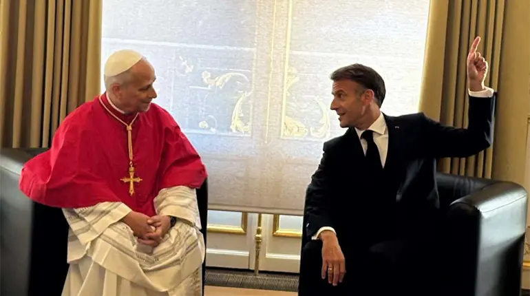 La gira por Francia fortaleci&oacute; el liderazgo del Papa en el mundo: Alazraki
