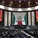 Tras d&iacute;as sin luz ciudadanos arrojan basura en oficinas de la CFE de Playas de Tijuana