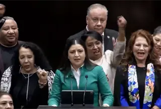 Morena grita a favor del huachicol fiscal en San L&aacute;zaro durante aprobaci&oacute;n de la Ley Aduanera