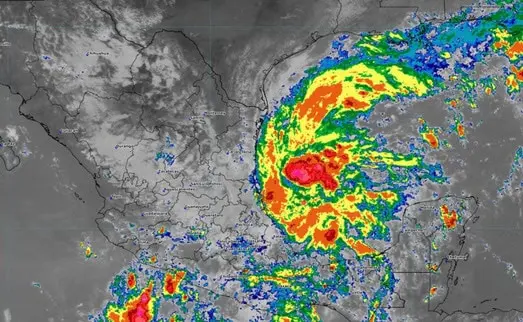 Depresi&oacute;n tropical 9 amenaza con convertirse el jueves en "hurac&aacute;n peligroso" y golpear la Costa del Golfo
