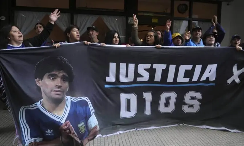 Exigen hasta 12 años de cárcel a médicos, por la muerte de Maradona