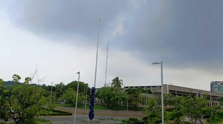 Avance del cicl&oacute;n &acute;Isa&iacute;as&acute; dejar&iacute;a lluvias fuertes este jueves en Tabasco