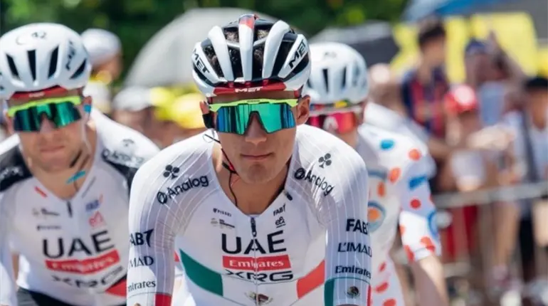 El mexicano Isaac del Toro qued&oacute; muy atr&aacute;s en la Gran Piemonte, al culminar en el lugar 82