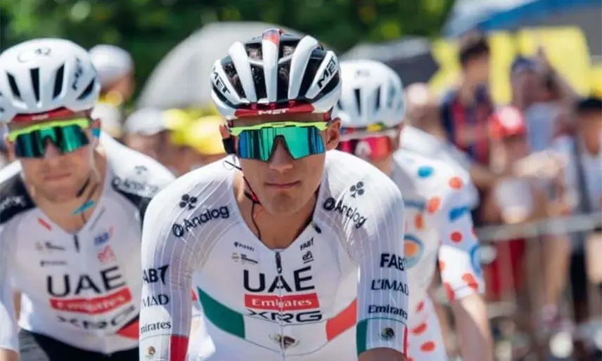 El mexicano Isaac del Toro quedó muy atrás en la Gran Piemonte, al culminar en el lugar 82