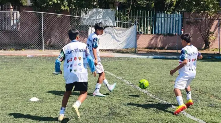 Futbolistas tabasque&ntilde;os entrenan arduamente en CDMX, previo a las visorias con filiales de equipos de Liga MX