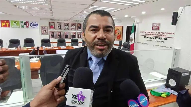 Cr&iacute;ticas son tolerables, pero si "rebasan la l&iacute;nea" habr&aacute; denuncias: Hern&aacute;n Gonz&aacute;lez
