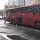 Se incendia autob&uacute;s sobre Paseo de la Reforma en CDMX; pasajeros quedan atrapados por una falla