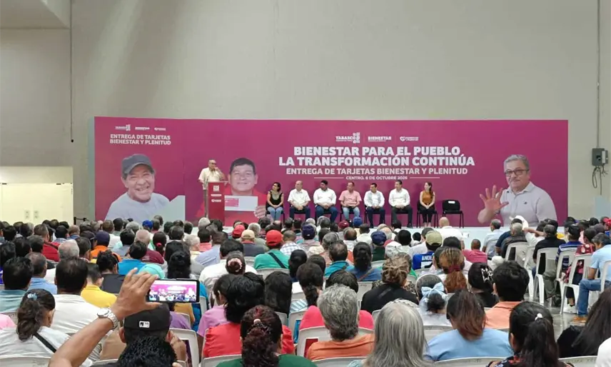 Entregan tarjetas a más de 400 beneficiarios del programa "bienestar y plenitud" en Centro