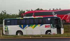 Autob&uacute;s de pasajeros se sale de la carretera en la C&aacute;rdenas – Villahermosa