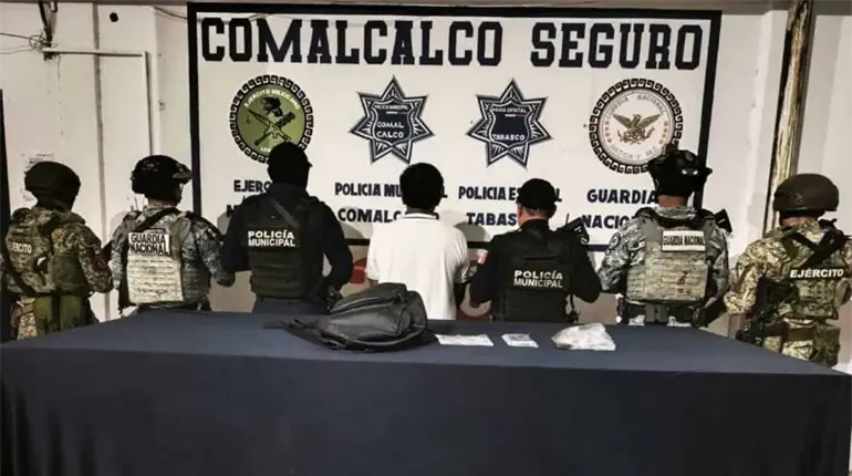 Cae menor de 15 a&ntilde;os con varias dosis de droga en Comalcalco; portaba uniforme escolar