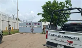 Nueva ri&ntilde;a en penal de Mazatl&aacute;n deja 2 internos muertos