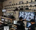 Aseguran sitio de vigilancia clandestino en Centro con 120 c&aacute;maras
