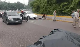 2 accidentes dejan 5 veh&iacute;culos siniestrados y 1 herido en Para&iacute;so y Cunduac&aacute;n