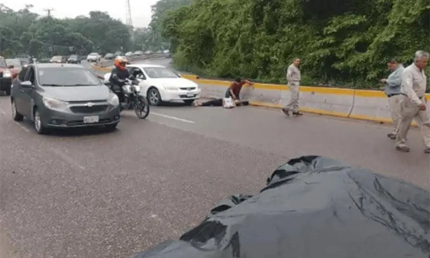 2 accidentes dejan 5 vehículos siniestrados y 1 herido en Paraíso y Cunduacán