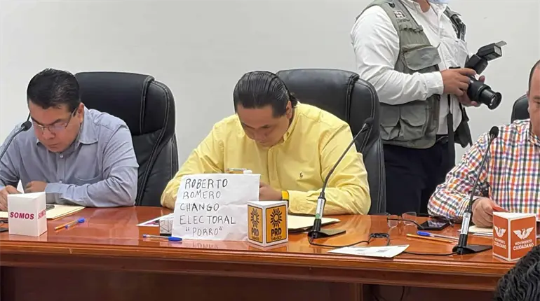 Se enfrascan representantes electorales del PRD y Morena entre acusaciones mutuas