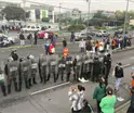 Polic&iacute;as repliegan a trabajadores del IMSS en Viaducto; contin&uacute;an protestas en la CDMX