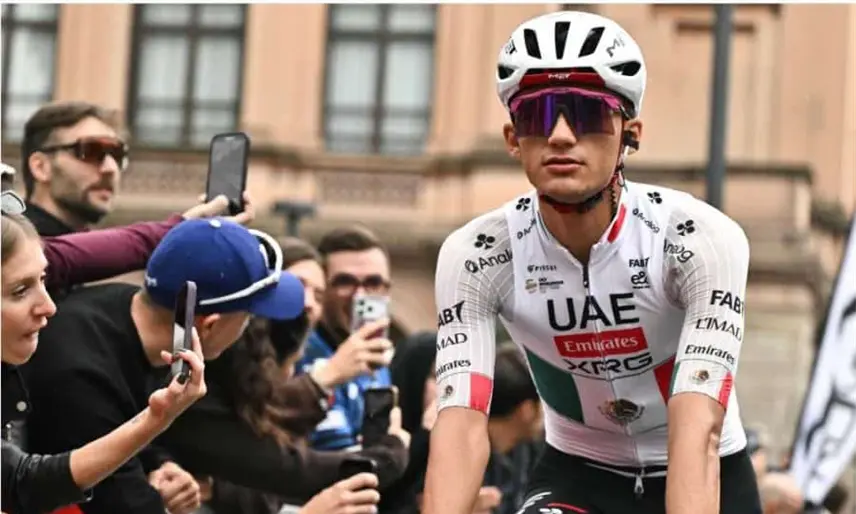 Isaac del Toro quedó fuera del top 20 en el Giro de Lombardía en Italia