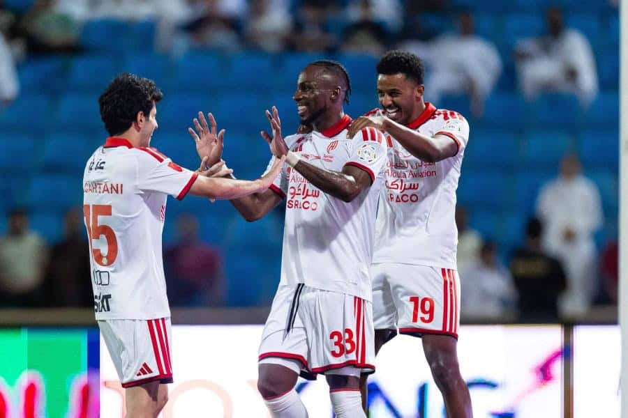 Quiñones brilla en la goleada del Al Qadsiah ante Al-Kholood con gol a lo panenka y dos asistencias