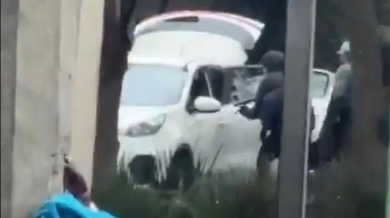 Asaltan a automovilista a plena luz del d&iacute;a en Lomas de Chapultepec, CDMX