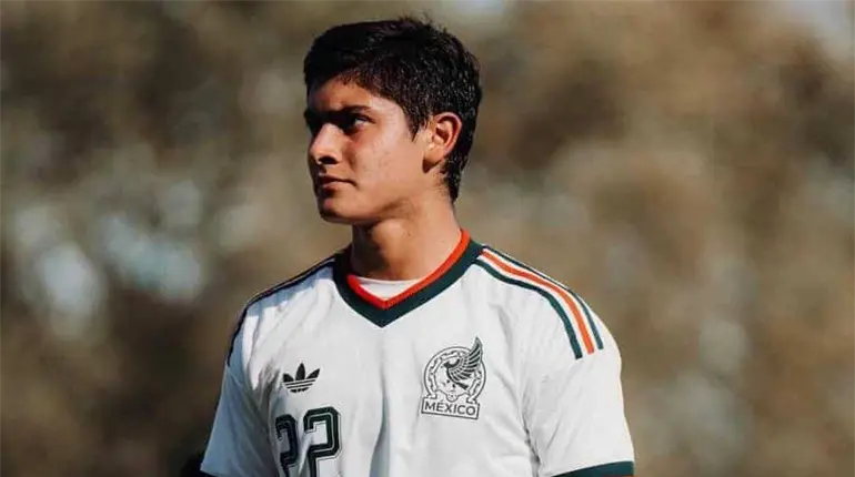 Tabasque&ntilde;o Fernando Ruiz fue incluido en el once ideal de la Vertex Cup de futbol en Inglaterra