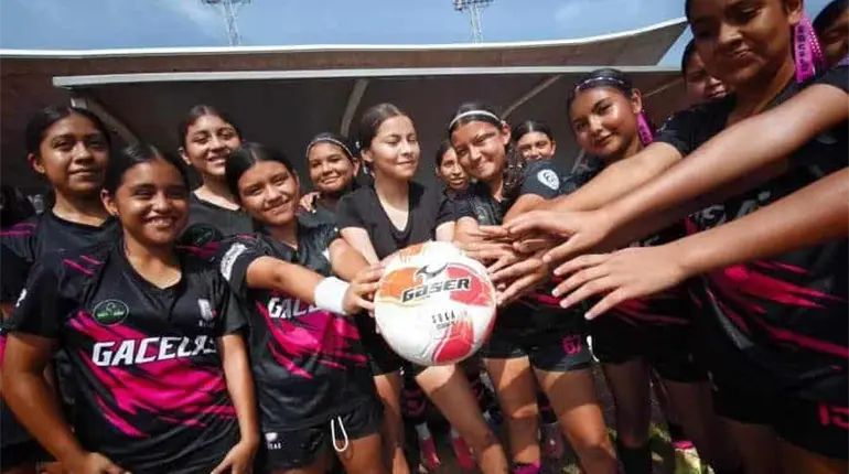 Con la participaci&oacute;n de 12 equipos, el IEM Tabasco organiz&oacute; la 2da Copa Femenil de F&uacute;tbol