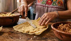 Anuncia Padre tiktokero venta de tamales para el D&iacute;a de Muertos en beneficio de la parroquia de Chiltepec