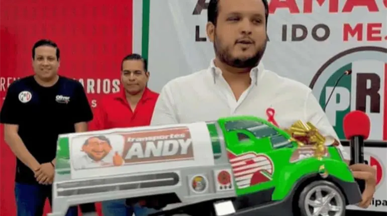 Dirigente del PRI Tamaulipas env&iacute;a "regalito" a Andy L&oacute;pez Beltr&aacute;n ante esc&aacute;ndalos de huachicol fiscal
