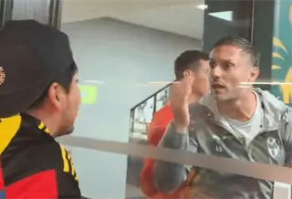 Se viraliza video de aficionado insultando a Guido Bonini, preparador f&iacute;sico de Monterrey, tras el duelo con Am&eacute;rica