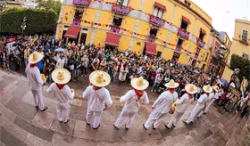 Tabasco se hace presente en el Festival Internacional Cervantino con los Tamborichocos