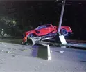 Conductor resulta herido tras perder el control y chocar contra poste de la CFE en Ruiz Cortines