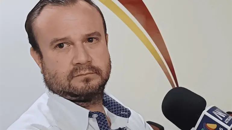&iexcl;No basta el agua!, hay que tomar electrolitos para compensar p&eacute;rdida de minerales: Sociedad de M&eacute;dicos Certificados de Tabasco