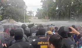 Sheinbaum pide explicaciones al gobierno de Jalisco por uso de agua contra manifestantes