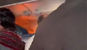 Bater&iacute;a port&aacute;til causa aterrizaje de emergencia tras incendiarse durante un vuelo en la India