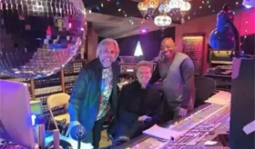 Luis Miguel desata rumores de nuevo disco tras filtrarse foto en estudio de grabaci&oacute;n