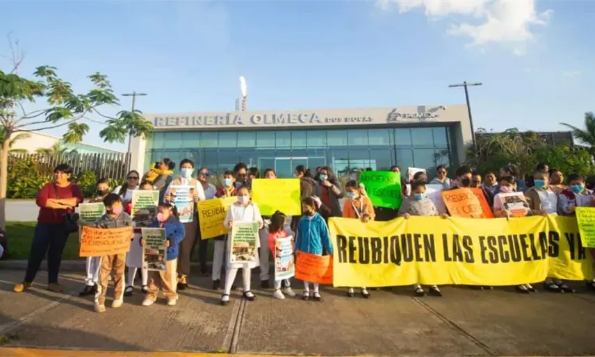 Gobernador solicitará a Pemex un informe sobre los avances de escuelas reubicadas en Paraíso