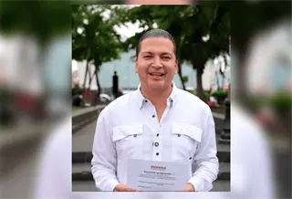 Formaliza Bracamonte registro como aspirante a coordinador municipal de Morena en Centro