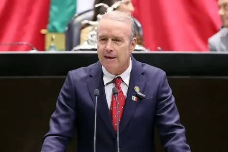 El diputado federal Mario Calzada renuncia al PRI tras décadas en el partido
