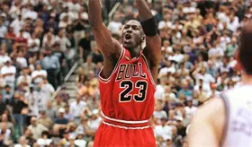 Camiseta de Michael Jordan del 1998 se vende por 14 millones de d&oacute;lares