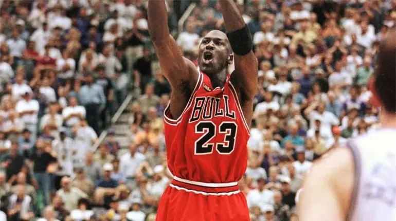 Camiseta de Michael Jordan del 1998 se vende por 14 millones de d&oacute;lares