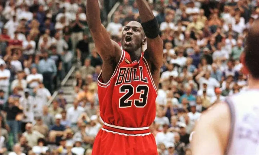 Camiseta de Michael Jordan del 1998 se vende por 14 millones de dólares