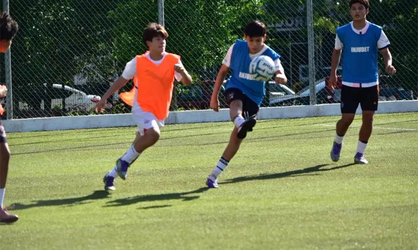 Más de 100 futbolistas formaron parte del primer día de las visorias de la FMF en Villahermosa