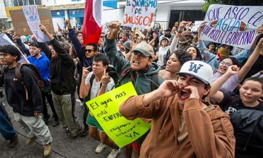 Familiares denuncian detenciones arbitrarias tras protesta por agua limpia en Jalisco