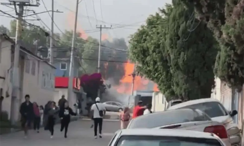Explotan 2 pipas en Edomex; hay un herido