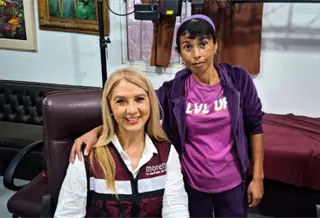 Aspirante de Morena en Tijuana presume masaje tras d&iacute;a de arduo trabajo
