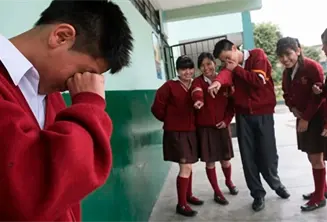 Tras casos de violencia, gobierno peruano proh&iacute;be celulares, maquillaje y cabello largo en escuelas p&uacute;blicas